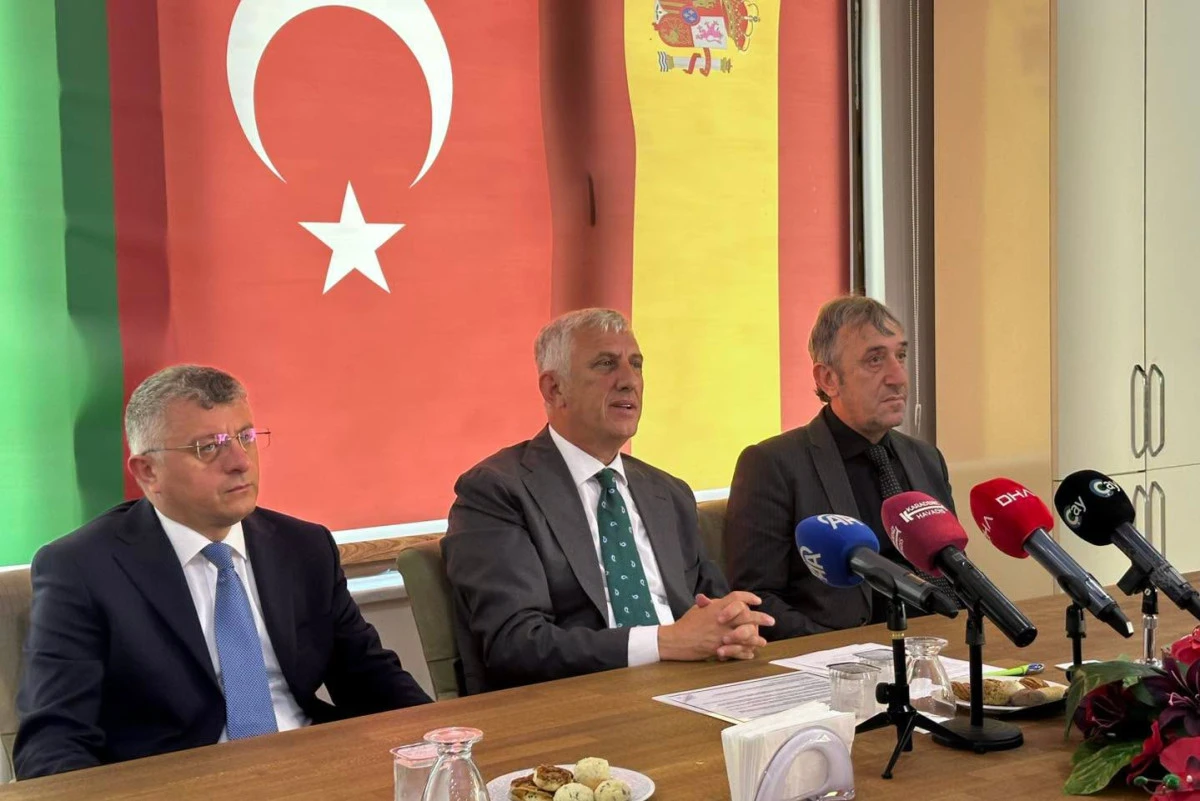 Başkan Sarıalioğlu'ndan İspanya'ya Fahri Hemşehrilik Beratı
